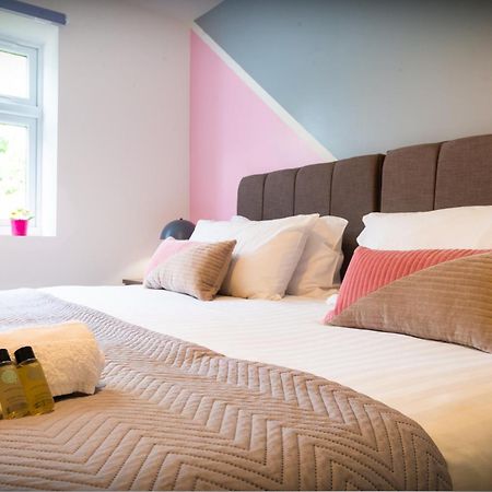 The 'Pinky' - Beautiful 1 Bed Apartment In Hatfield - Free Parking - Near Uni & Business Park - Big Savings On Long Stays المظهر الخارجي الصورة