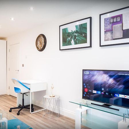 The 'Pinky' - Beautiful 1 Bed Apartment In Hatfield - Free Parking - Near Uni & Business Park - Big Savings On Long Stays المظهر الخارجي الصورة