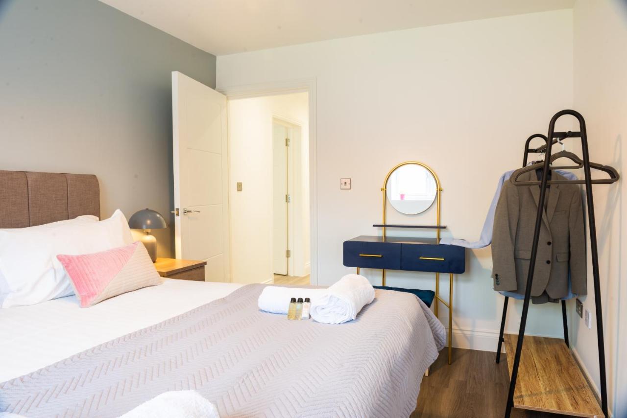 The 'Pinky' - Beautiful 1 Bed Apartment In Hatfield - Free Parking - Near Uni & Business Park - Big Savings On Long Stays المظهر الخارجي الصورة