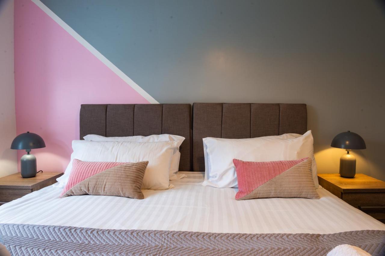 The 'Pinky' - Beautiful 1 Bed Apartment In Hatfield - Free Parking - Near Uni & Business Park - Big Savings On Long Stays المظهر الخارجي الصورة